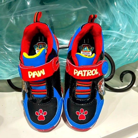 Light up paw patrol sneakers - Picture 1 of 17